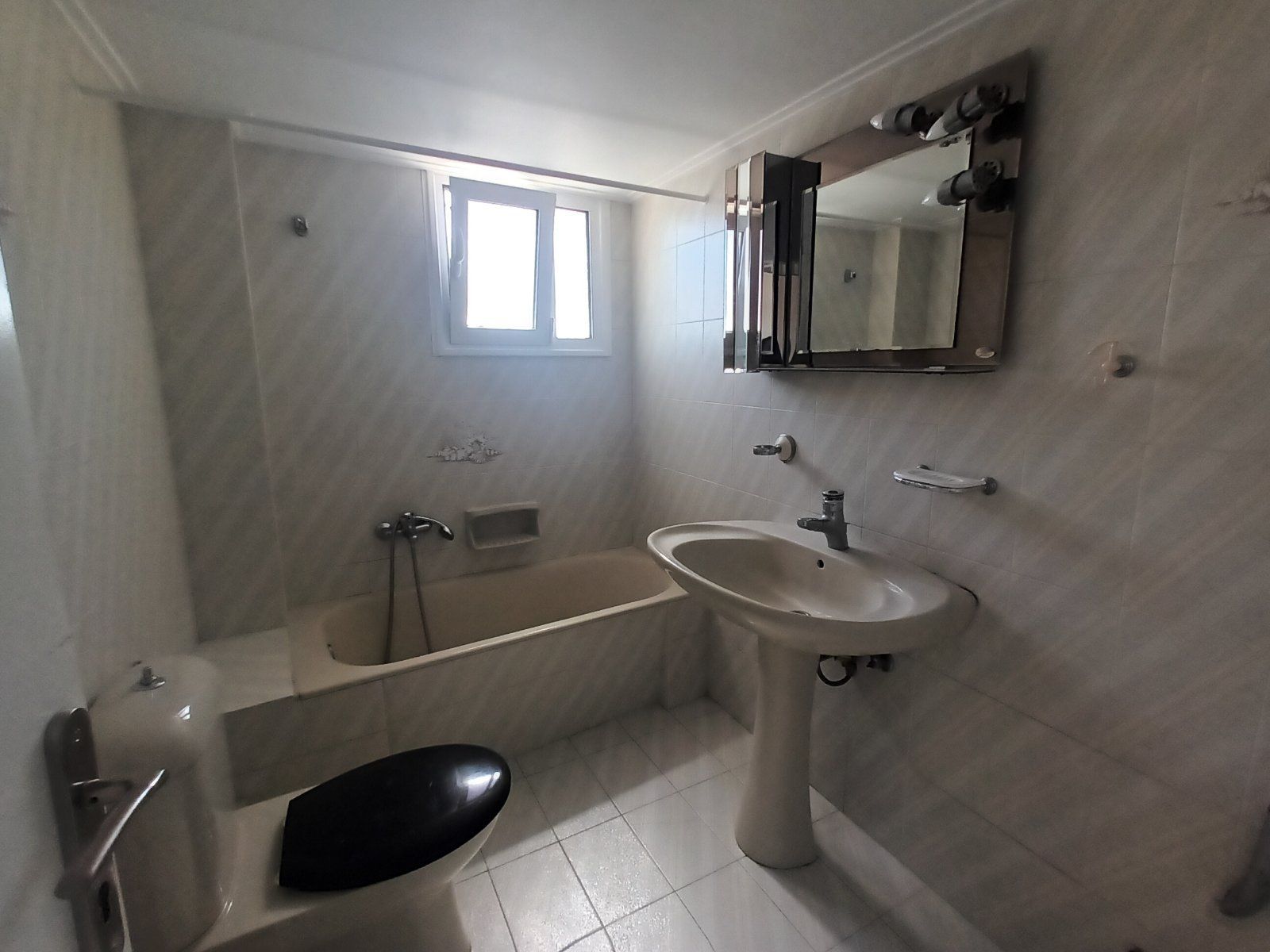 公寓出售Nea Sepolia (Peristeri)