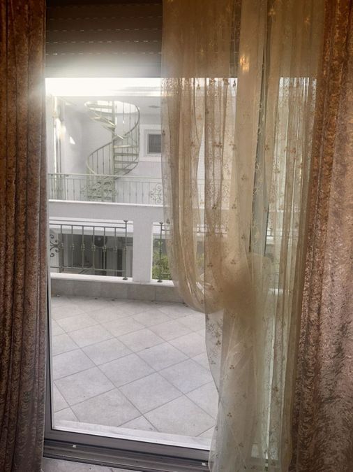 Photo 328700329