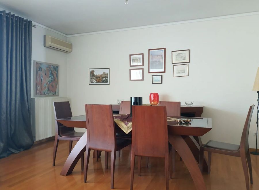Photo 329025565