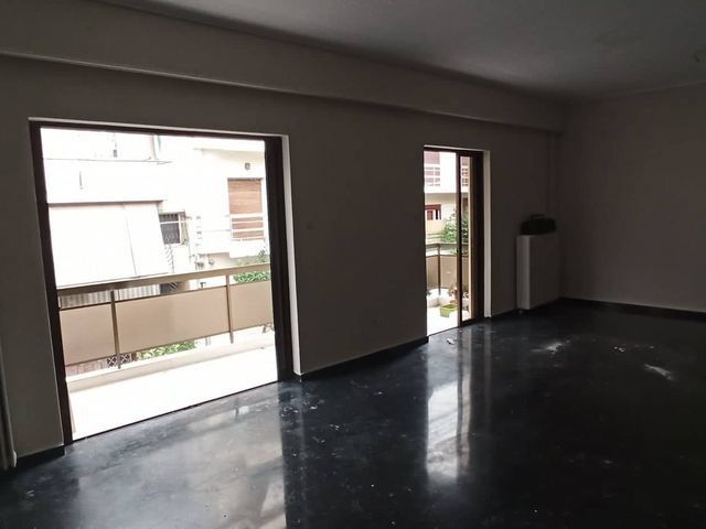 Photo 329519578