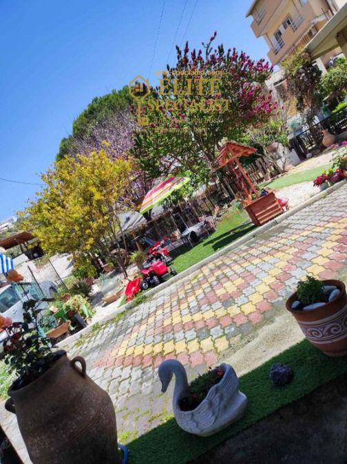 Photo 329633785