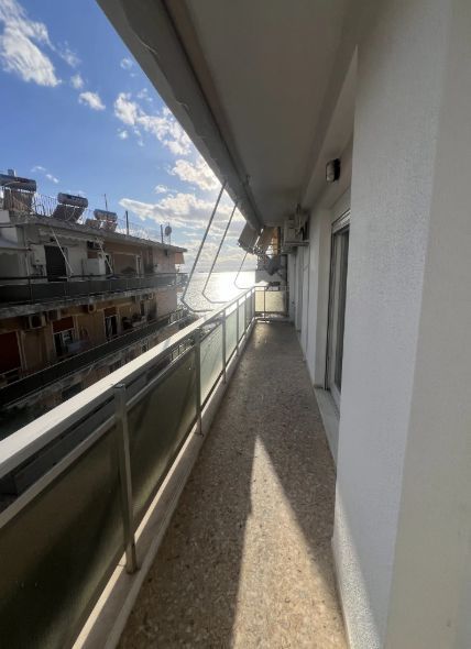 Photo 329824843