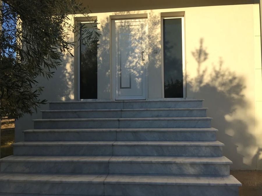 Photo 329919865