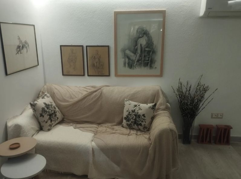 Photo 330072391