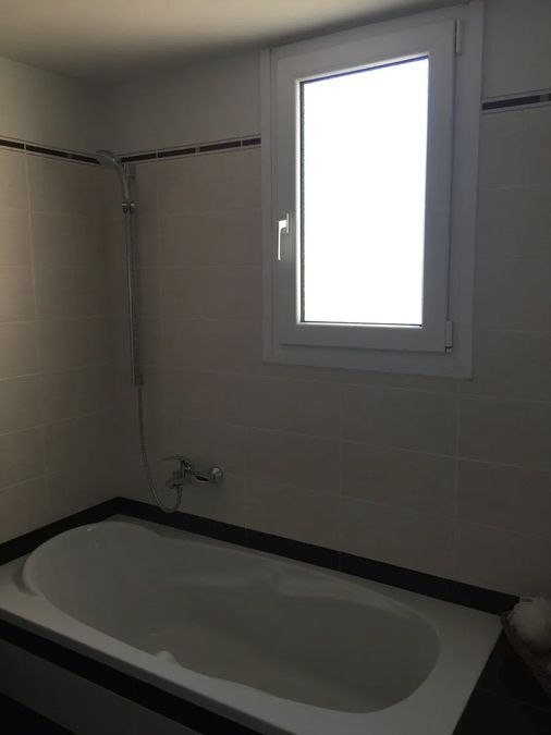 Photo 330529699