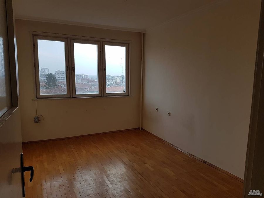 Снимка 332372122