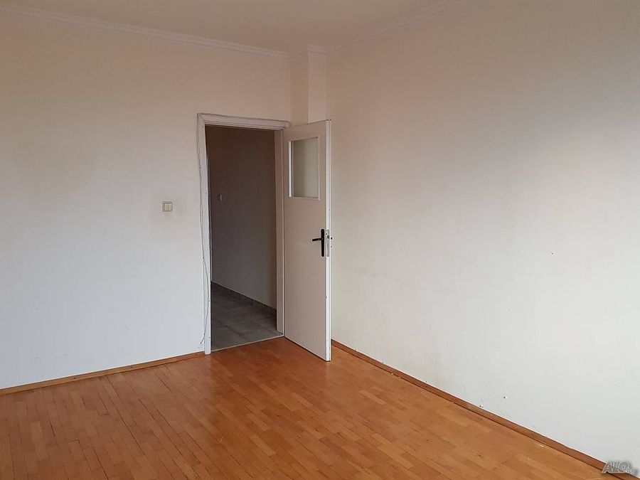 Снимка 332372125