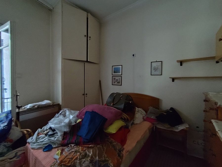 Photo 336933985