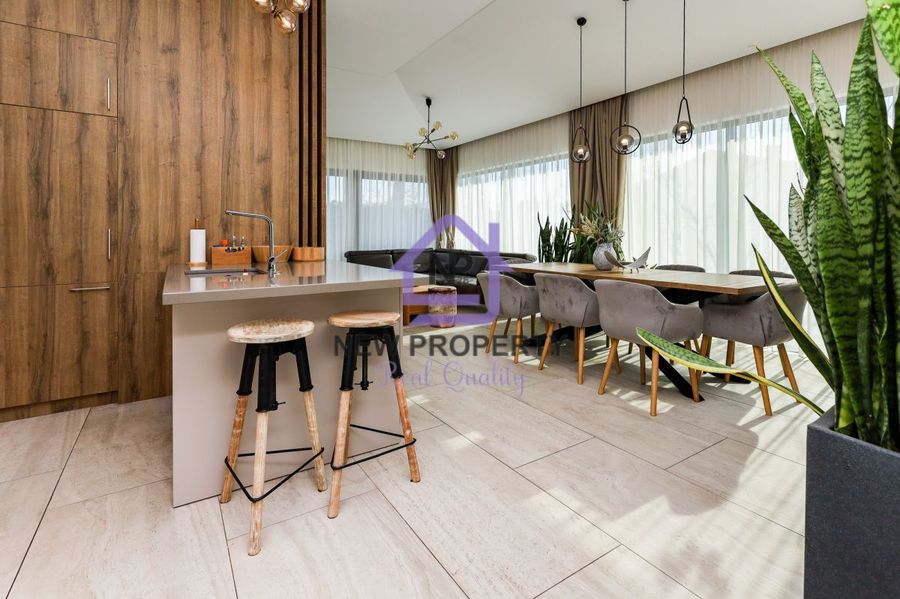 Снимка 337767355