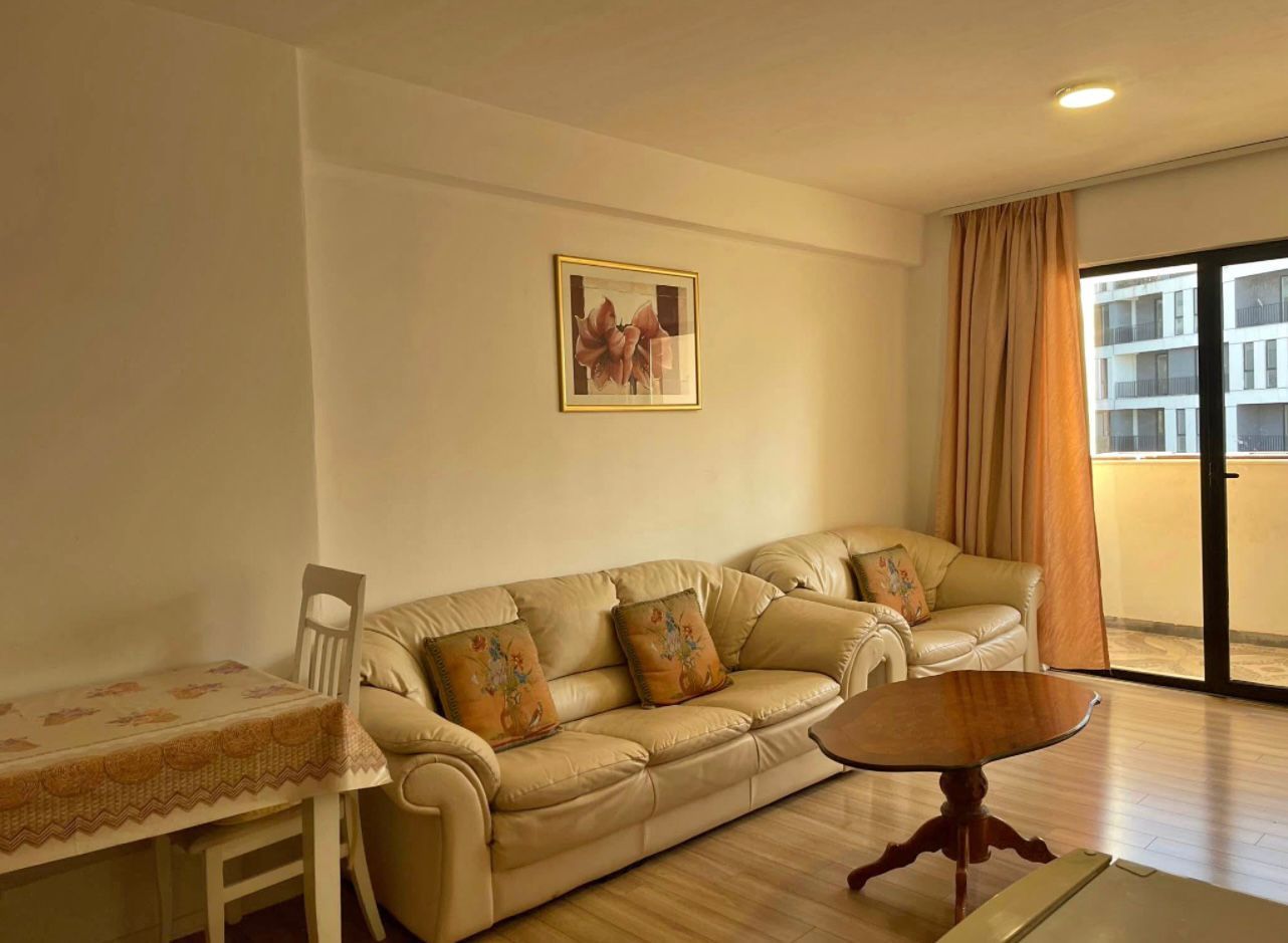 Shitet Apartament 3+1+2 – Rruga 5 Maji
