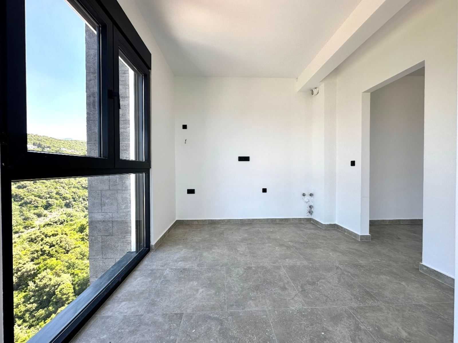 Exquisite 1-Bedroom Apartment in Kunje, Bar, Montenegro 2
