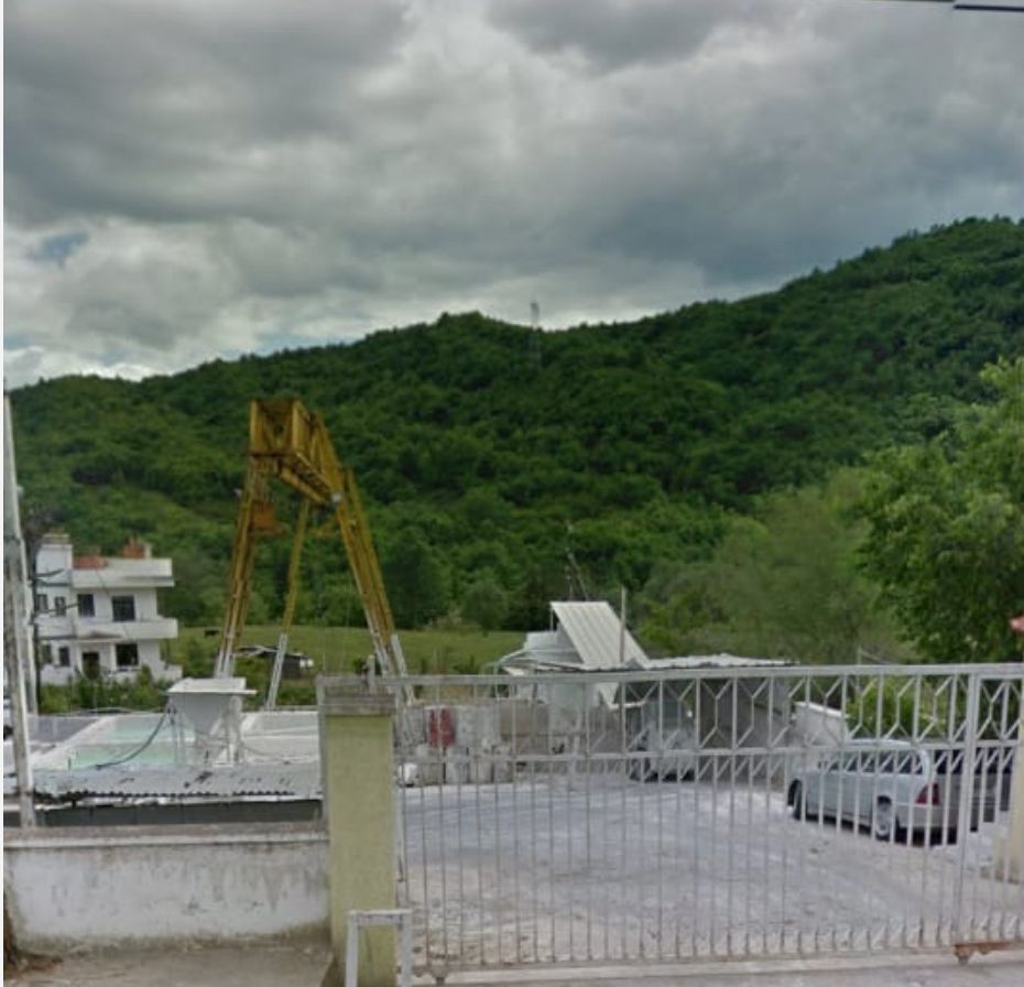 Jepet me qira ambient 1000 m² – 700€/muaj 🔹