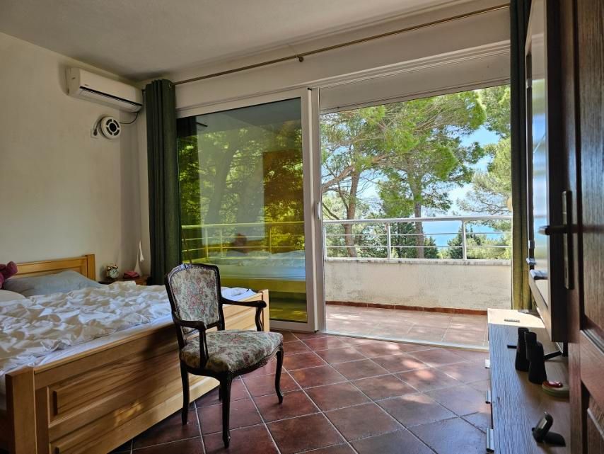 Exquisite Coastal Retreat in Šušanj, Bar, Montenegro 6