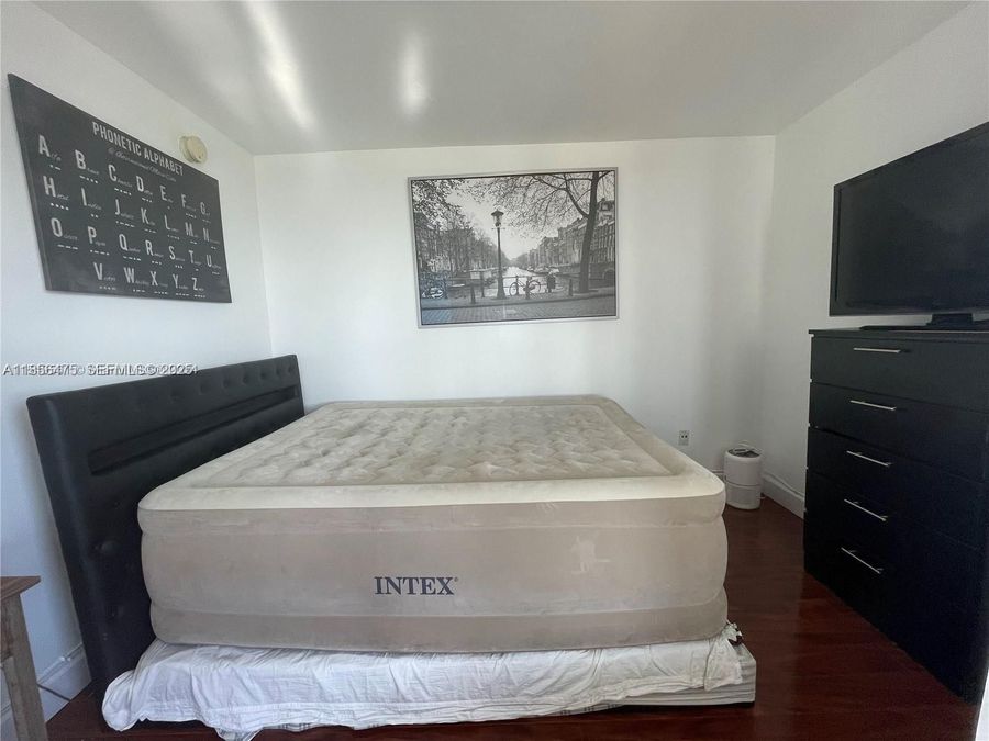 Снимка 346912576