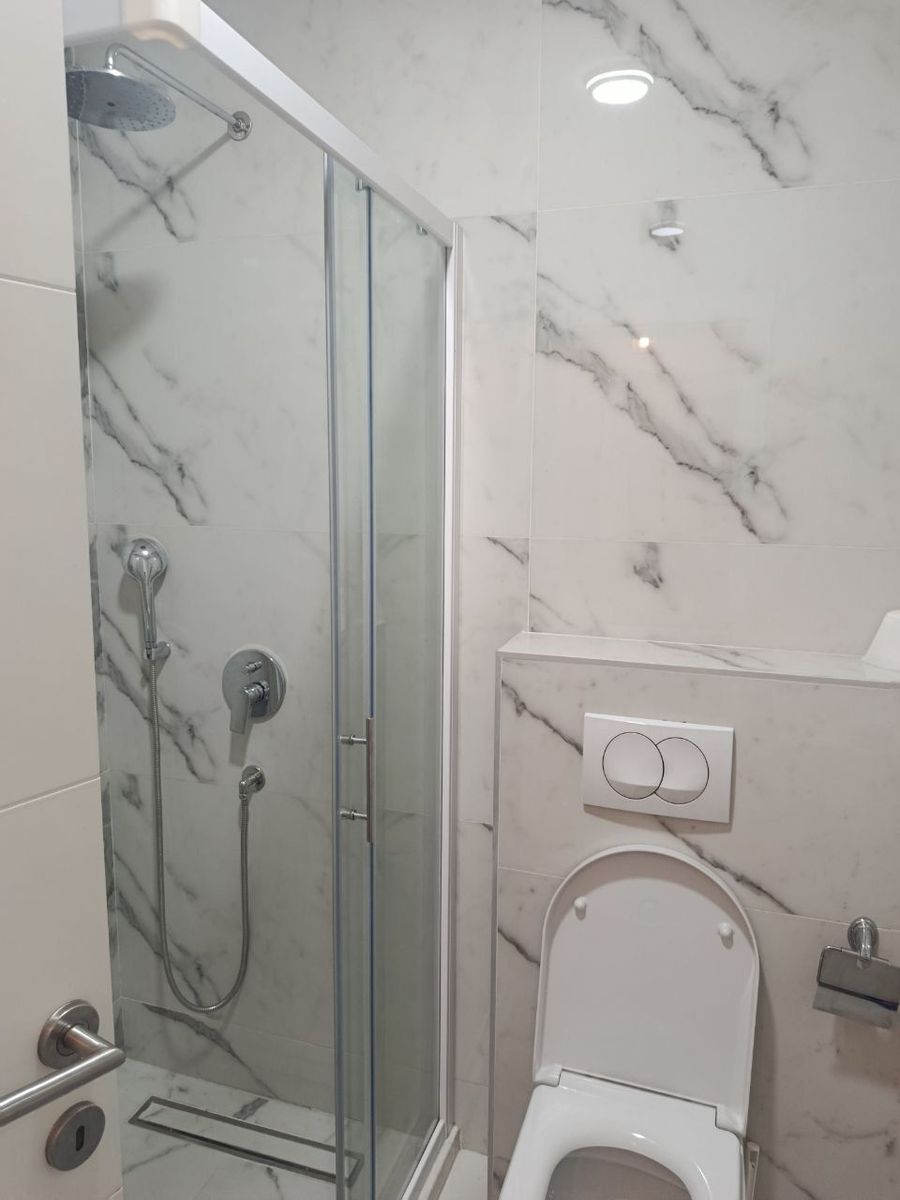 Elegant 1-Bedroom Apartment in Bar, Montenegro 10