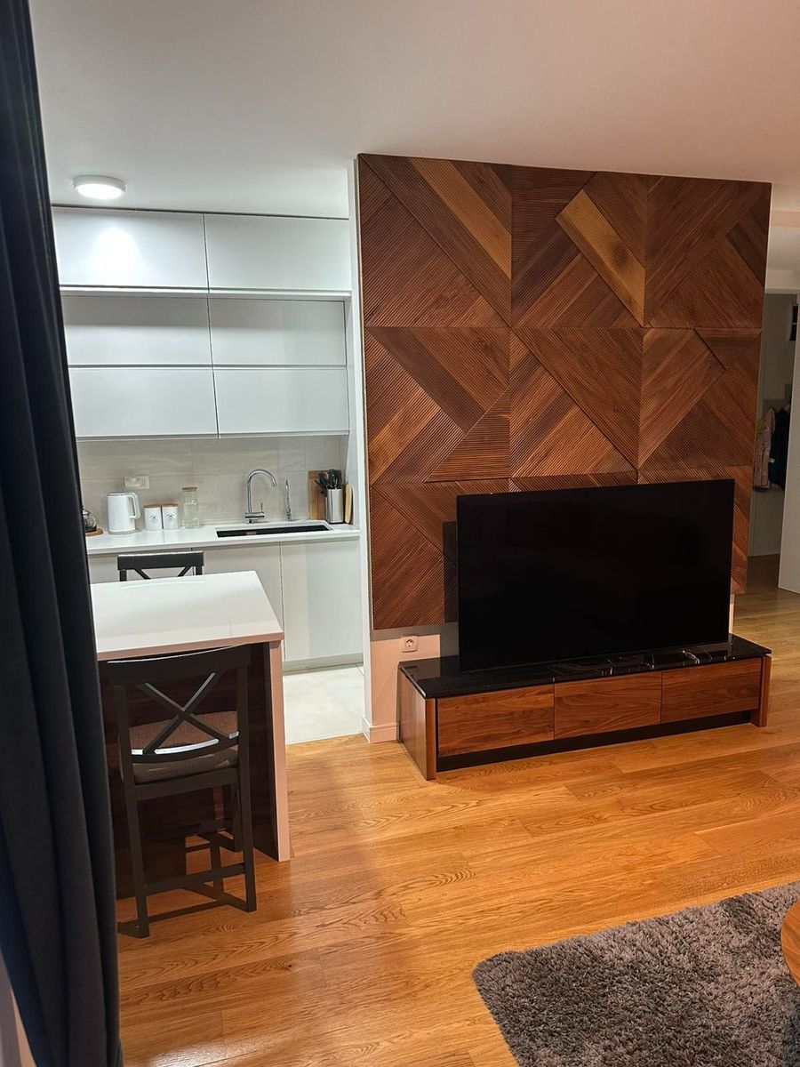 Luxury Home in Center Bar 5