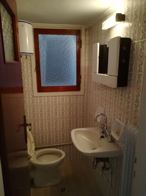 Photo 347433250