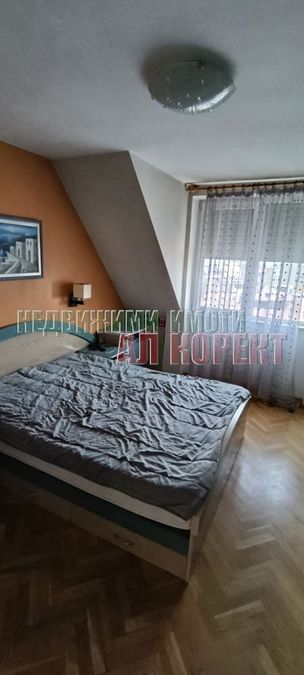 Снимка 348043792