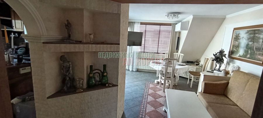 Снимка 348043795