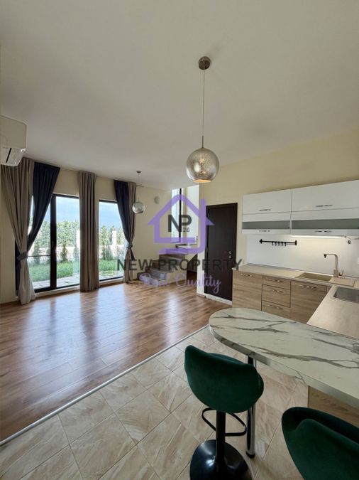 Снимка 348049912