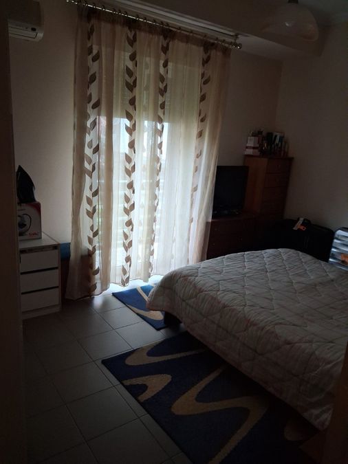 Photo 348456433