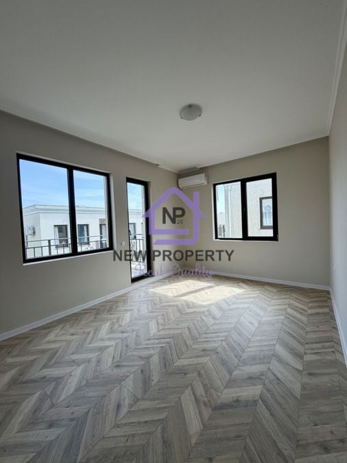 Снимка 348495550