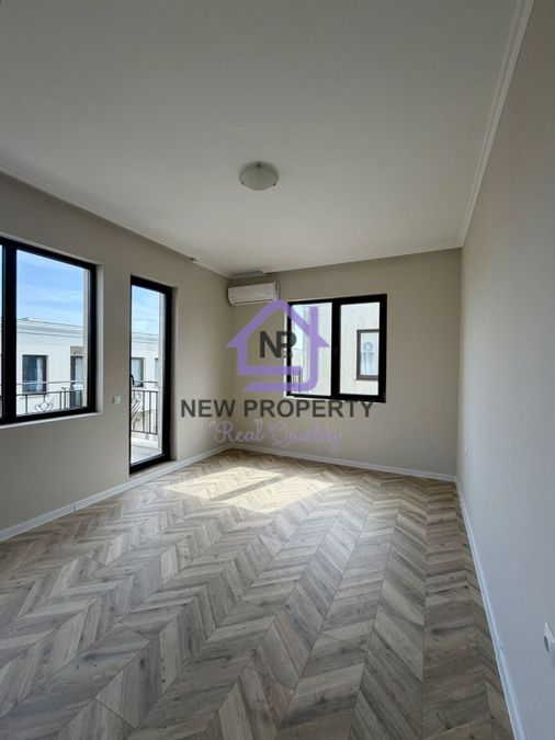 Снимка 348495553