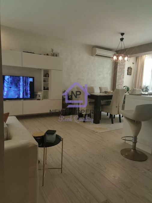 Снимка 348603046