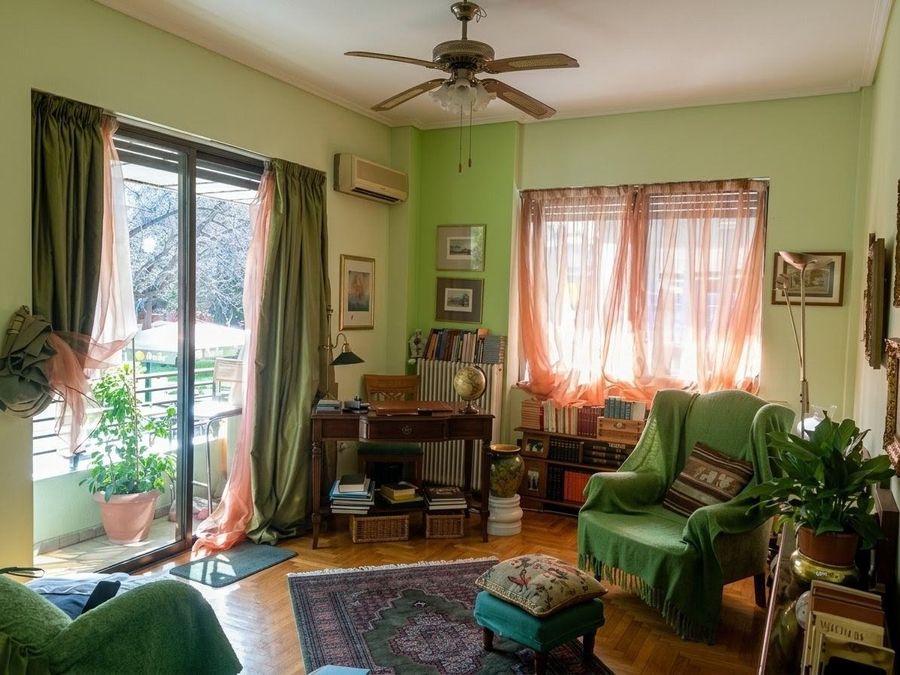Photo 348704839