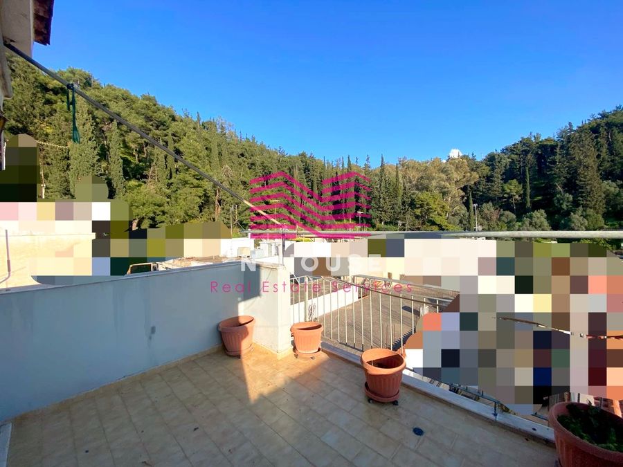 Photo 349928680