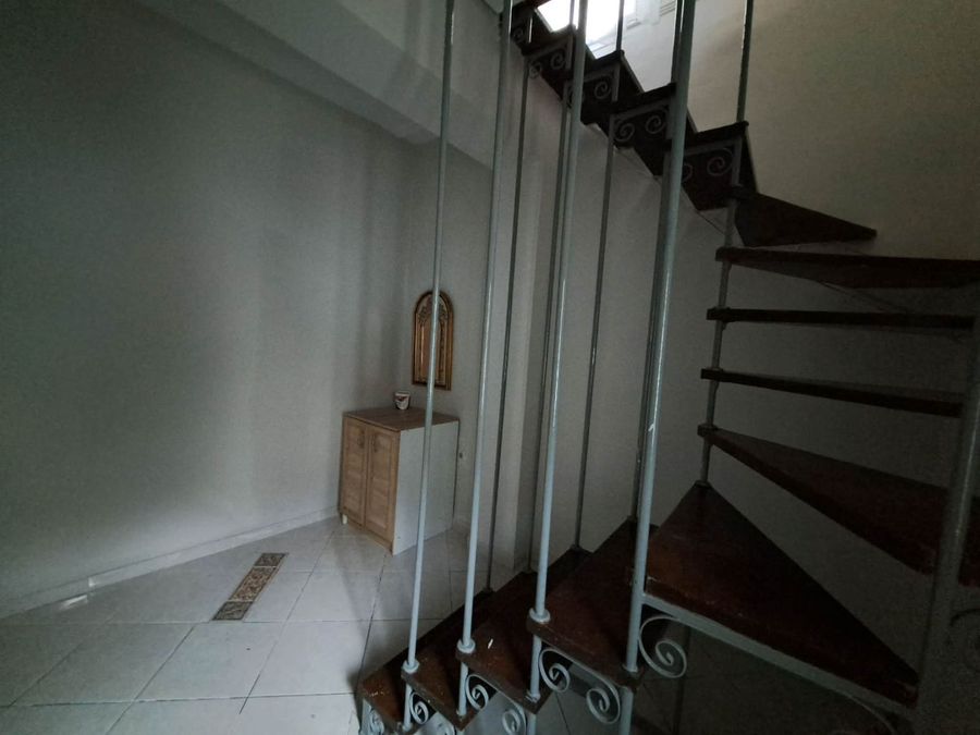 Photo 350792038