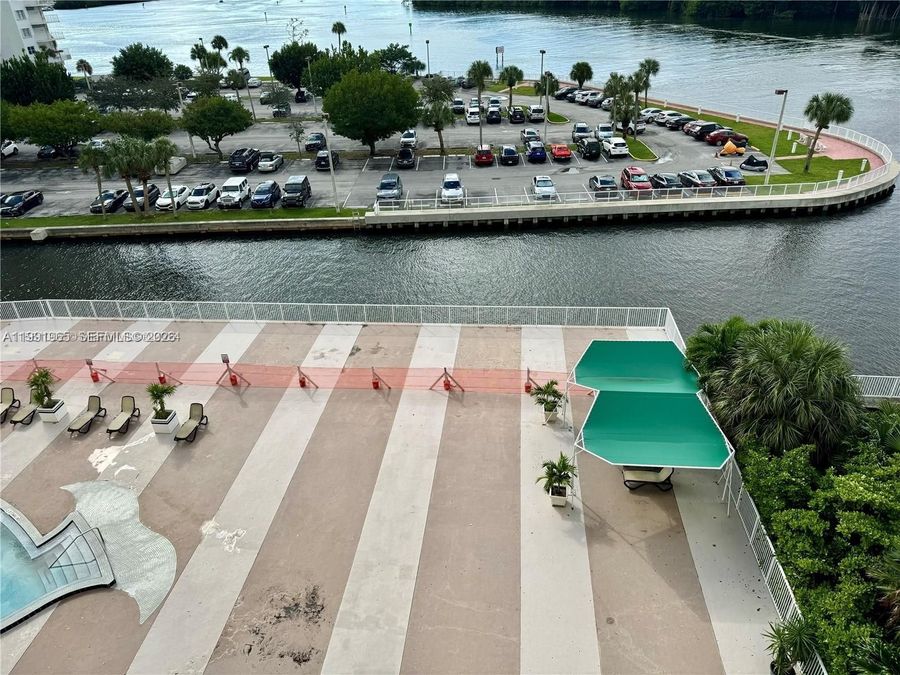 Снимка 351100885