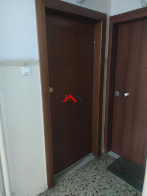 Photo 351383971