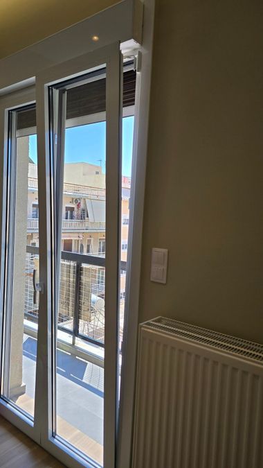 Photo 351868435