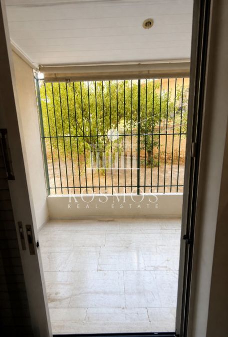Photo 352127485