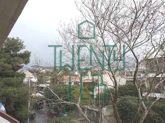 Photo 352400242