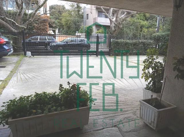 Photo 352400272