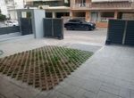 Photo 352413364