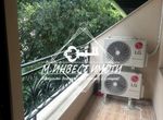 Photo 352478191