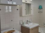 Photo 352537438