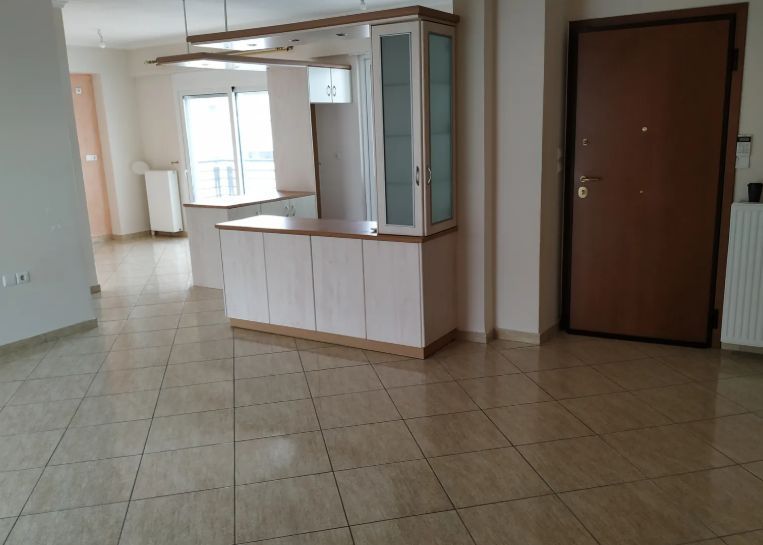 Photo 352570393