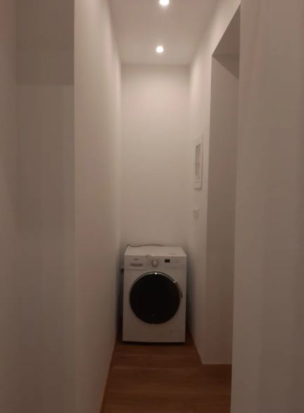 Photo 352572250