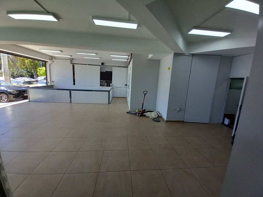 Photo 352724650