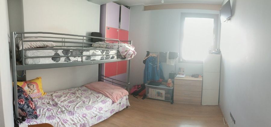 Photo 352725289