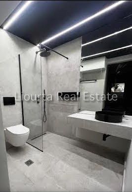 Photo 352727974