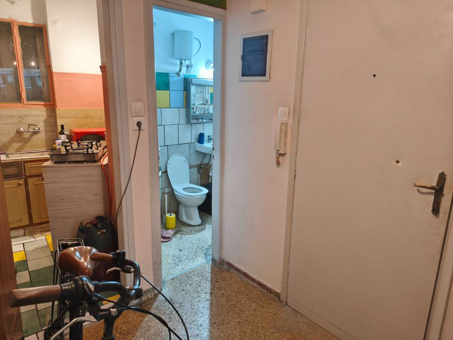 Photo 352730239