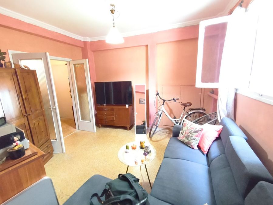 Photo 352730293