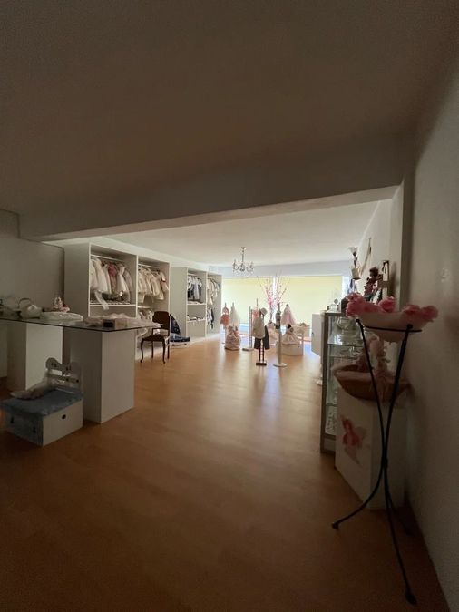 Photo 352782688