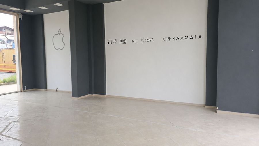 Photo 352902868