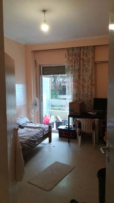 Photo 353445940